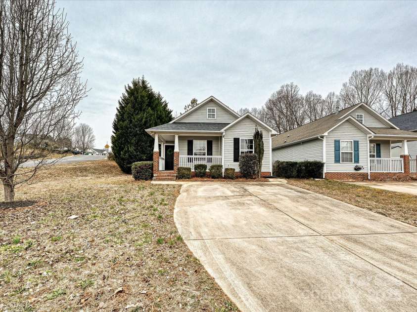 173 Brookshire Drive, Fort Mill, SC 29715.  MLS# CAR4215418, YatesRealty ID 4220. 
