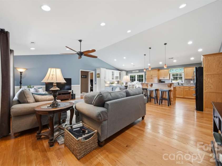 3315 47th Avenue Place, Hickory, NC 28601.  MLS# CAR4409506, YatesRealty ID 42200. 