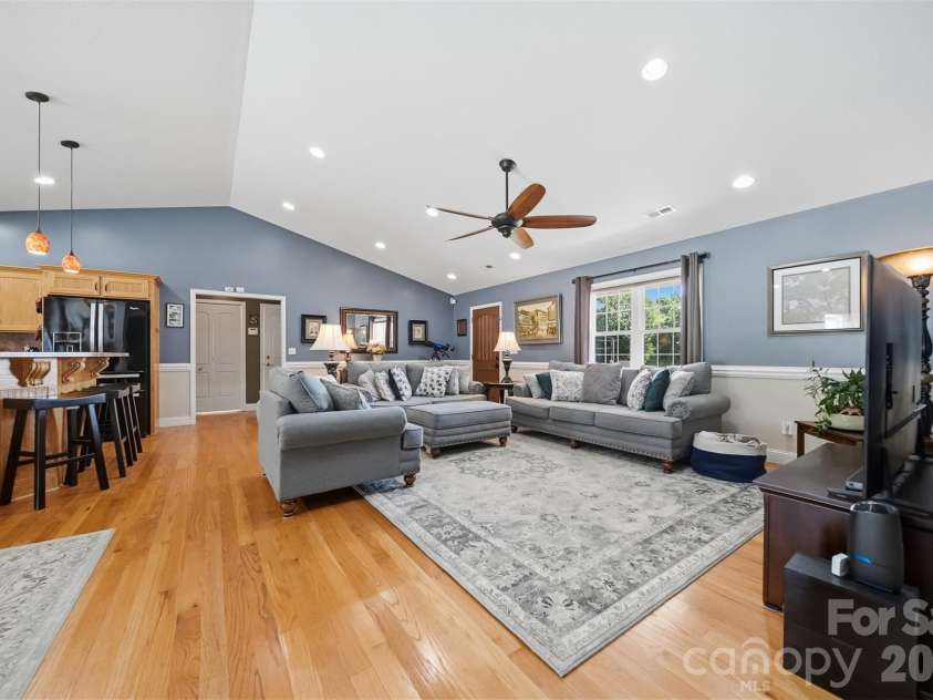 3315 47th Avenue Place, Hickory, NC 28601.  MLS# CAR4409506, YatesRealty ID 42200. 