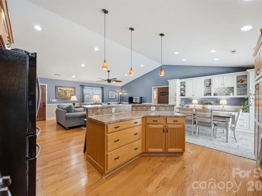 3315 47th Avenue Place, Hickory, NC 28601.  MLS# CAR4409506, YatesRealty ID 42200. 