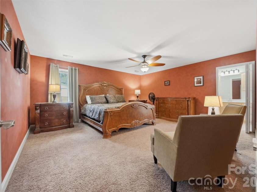 3315 47th Avenue Place, Hickory, NC 28601.  MLS# CAR4409506, YatesRealty ID 42200. 