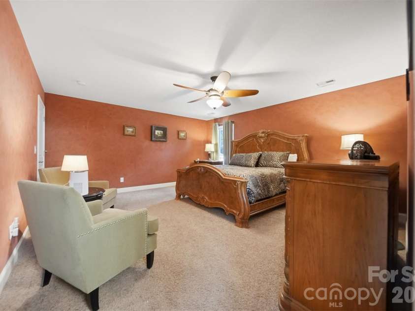 3315 47th Avenue Place, Hickory, NC 28601.  MLS# CAR4409506, YatesRealty ID 42200. 