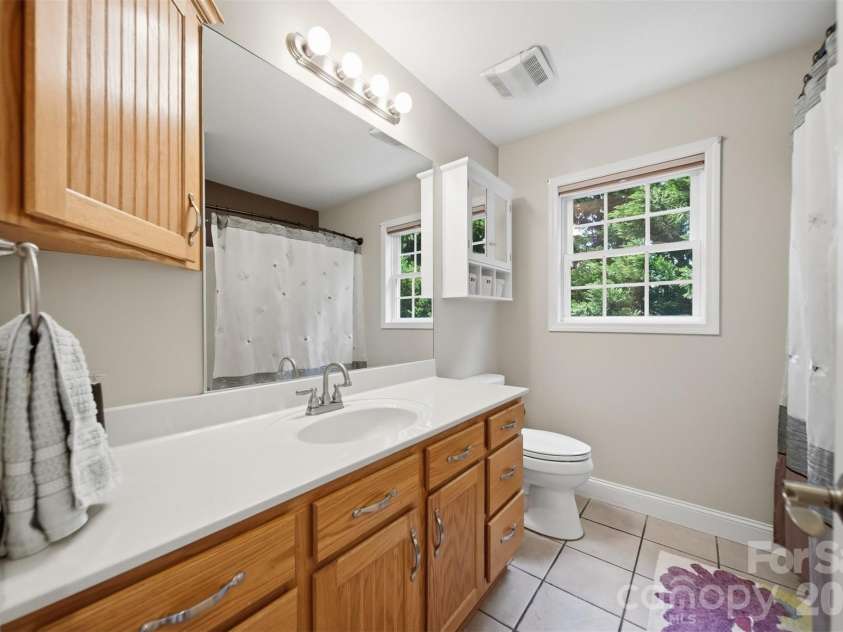 3315 47th Avenue Place, Hickory, NC 28601.  MLS# CAR4409506, YatesRealty ID 42200. 