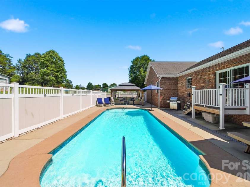 3315 47th Avenue Place, Hickory, NC 28601.  MLS# CAR4409506, YatesRealty ID 42200. 