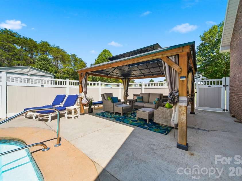 3315 47th Avenue Place, Hickory, NC 28601.  MLS# CAR4409506, YatesRealty ID 42200. 