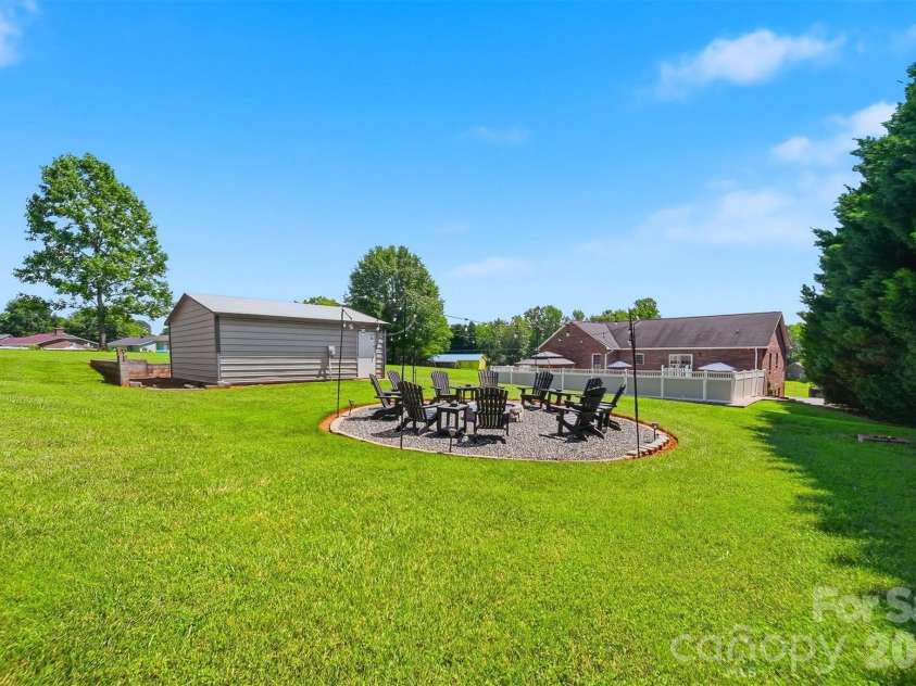 3315 47th Avenue Place, Hickory, NC 28601.  MLS# CAR4409506, YatesRealty ID 42200. 