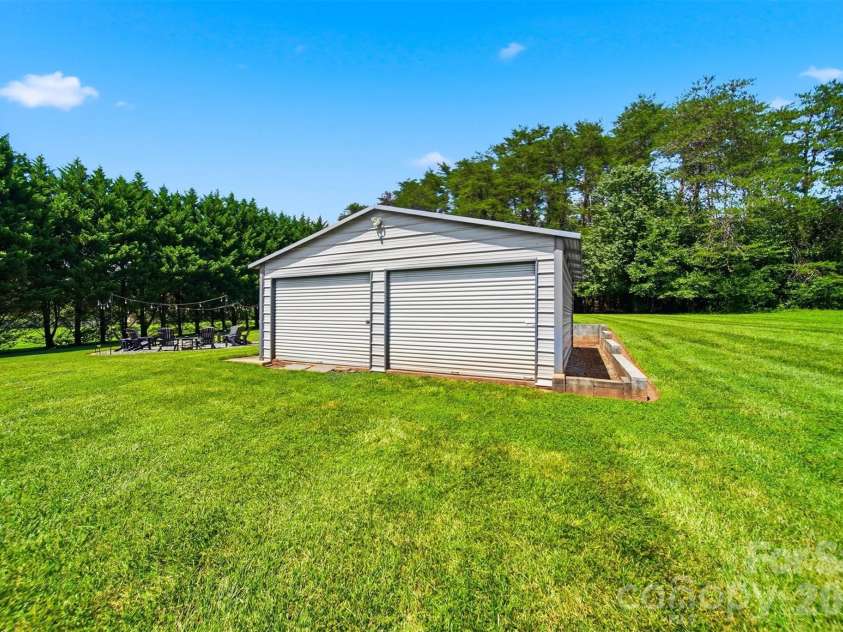 3315 47th Avenue Place, Hickory, NC 28601.  MLS# CAR4409506, YatesRealty ID 42200. 