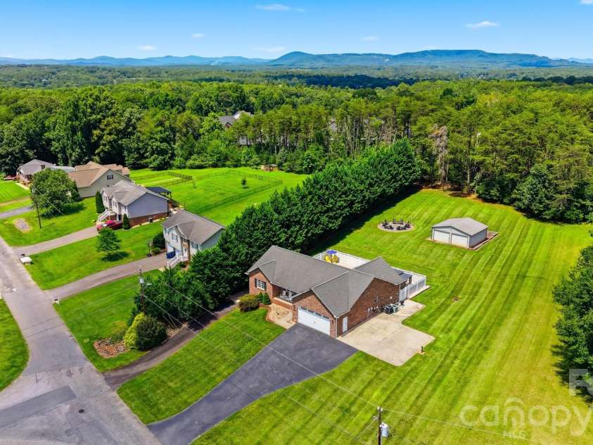 3315 47th Avenue Place, Hickory, NC 28601.  MLS# CAR4409506, YatesRealty ID 42200. 