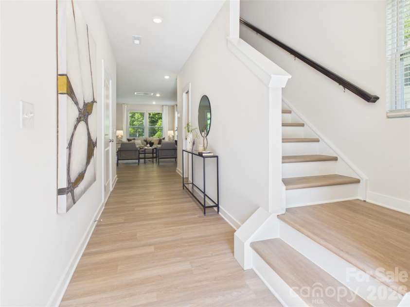 105 Dilling Street, Kings Mountain, NC 28086.  MLS# CAR4411295, YatesRealty ID 42201. Foyer