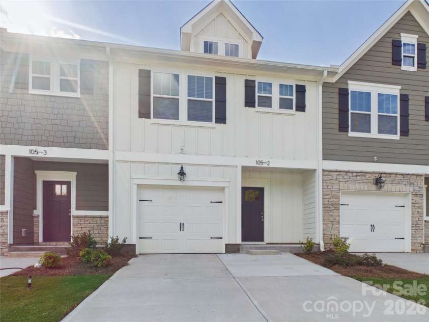 105 Dilling Street, Kings Mountain, NC 28086.  MLS# CAR4429521, YatesRealty ID 42201. 1 car garage with 2 car parking pad