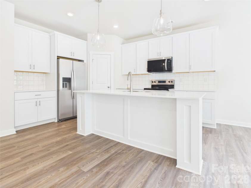 105 Dilling Street, Kings Mountain, NC 28086.  MLS# CAR4429521, YatesRealty ID 42201. Frigidaire appliances