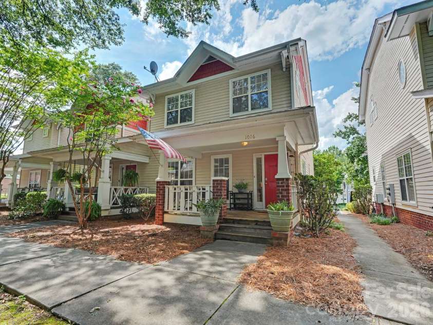 1016 W 1st Street, Charlotte, NC 28202.  MLS# CAR4410978, YatesRealty ID 42203. 