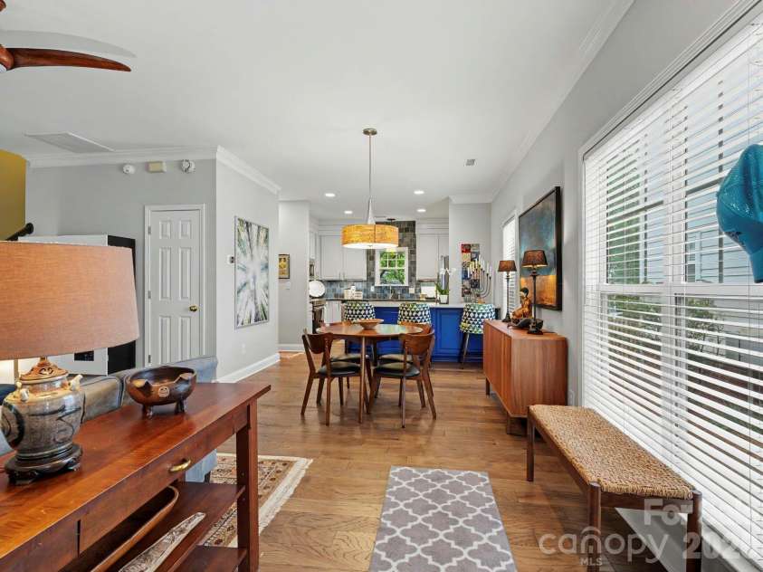 1016 W 1st Street, Charlotte, NC 28202.  MLS# CAR4410978, YatesRealty ID 42203. 