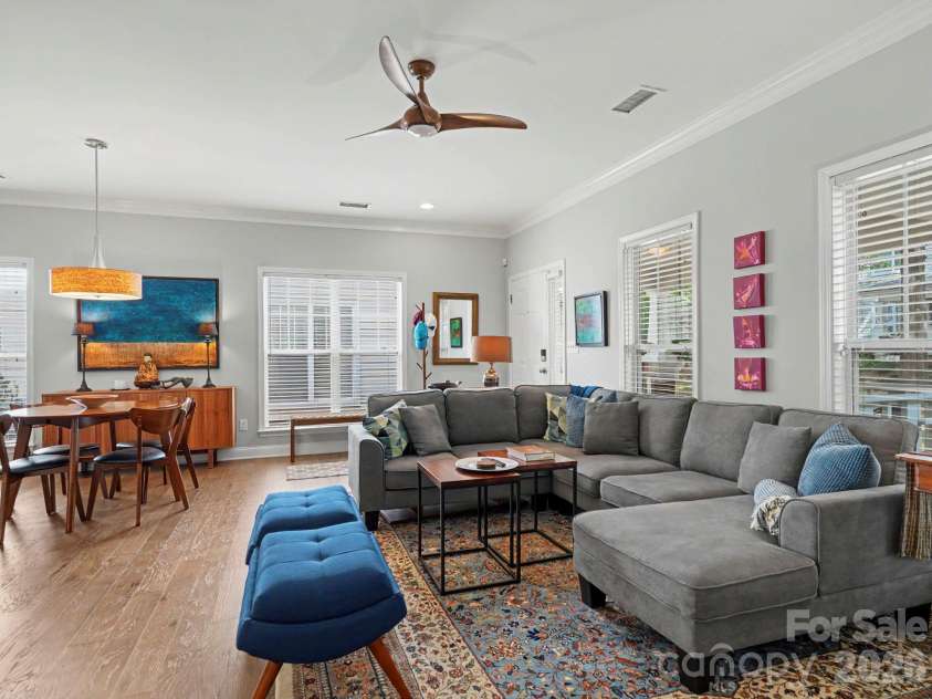 1016 W 1st Street, Charlotte, NC 28202.  MLS# CAR4410978, YatesRealty ID 42203. 