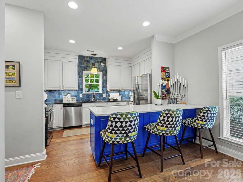 1016 W 1st Street, Charlotte, NC 28202.  MLS# CAR4410978, YatesRealty ID 42203. 