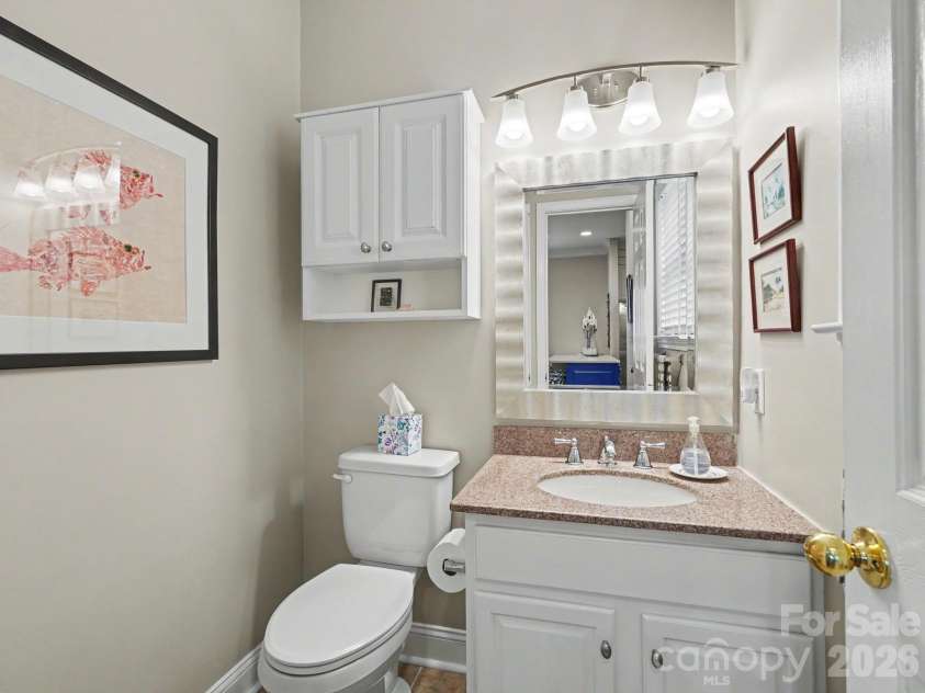1016 W 1st Street, Charlotte, NC 28202.  MLS# CAR4410978, YatesRealty ID 42203. 