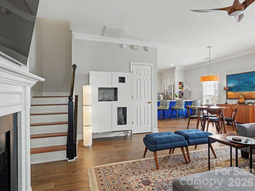 1016 W 1st Street, Charlotte, NC 28202.  MLS# CAR4410978, YatesRealty ID 42203. 