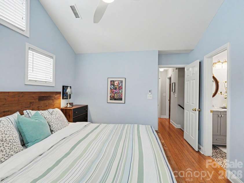 1016 W 1st Street, Charlotte, NC 28202.  MLS# CAR4410978, YatesRealty ID 42203. 