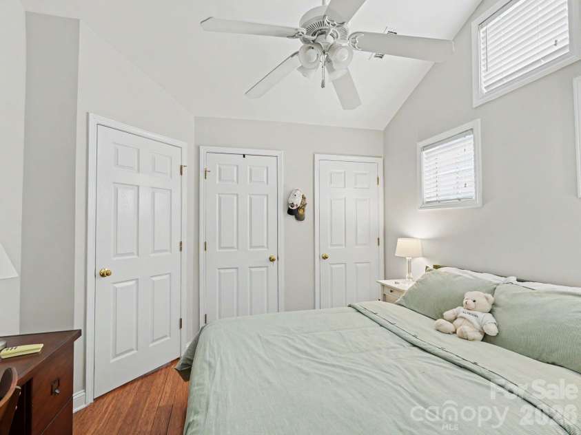 1016 W 1st Street, Charlotte, NC 28202.  MLS# CAR4410978, YatesRealty ID 42203. 