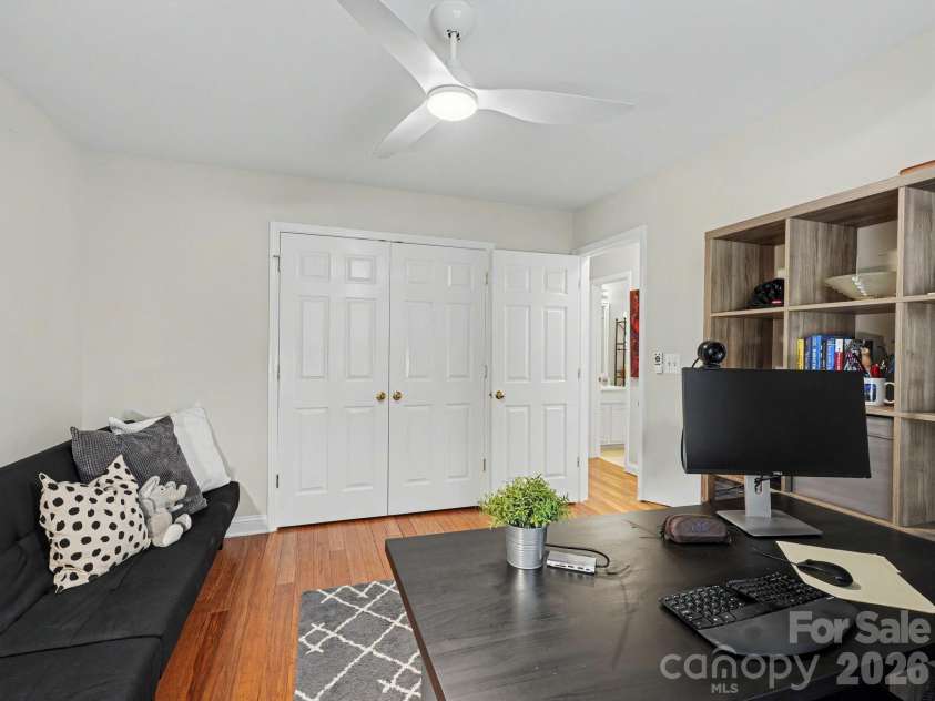 1016 W 1st Street, Charlotte, NC 28202.  MLS# CAR4410978, YatesRealty ID 42203. 