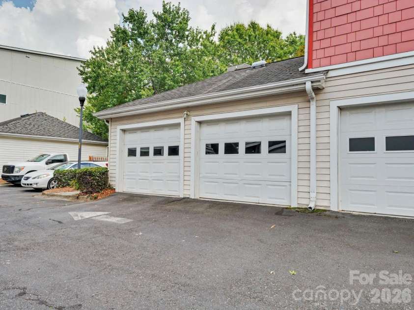 1016 W 1st Street, Charlotte, NC 28202.  MLS# CAR4410978, YatesRealty ID 42203. 