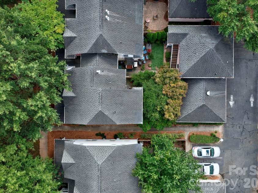 1016 W 1st Street, Charlotte, NC 28202.  MLS# CAR4410978, YatesRealty ID 42203. 