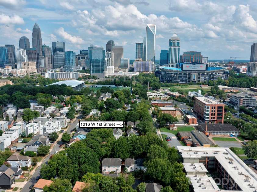 1016 W 1st Street, Charlotte, NC 28202.  MLS# CAR4410978, YatesRealty ID 42203. 