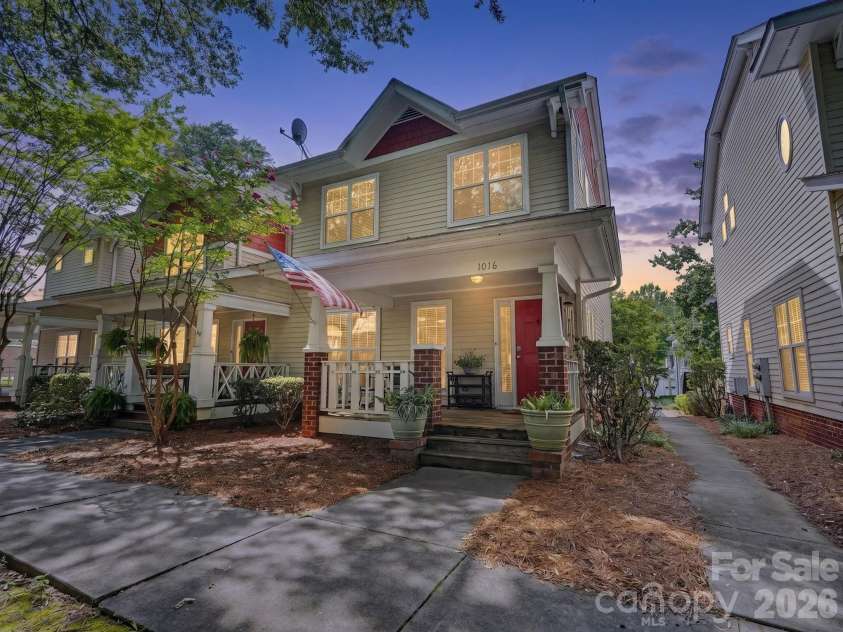 1016 W 1st Street, Charlotte, NC 28202.  MLS# CAR4410978, YatesRealty ID 42203. 