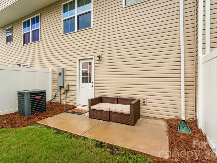 907 Taybyn Road, Fort Mill, SC 29715.  MLS# CAR4403213, YatesRealty ID 42205. 