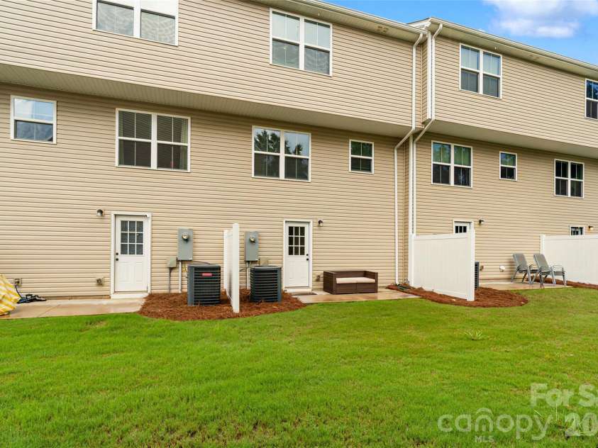 907 Taybyn Road, Fort Mill, SC 29715.  MLS# CAR4403213, YatesRealty ID 42205. 