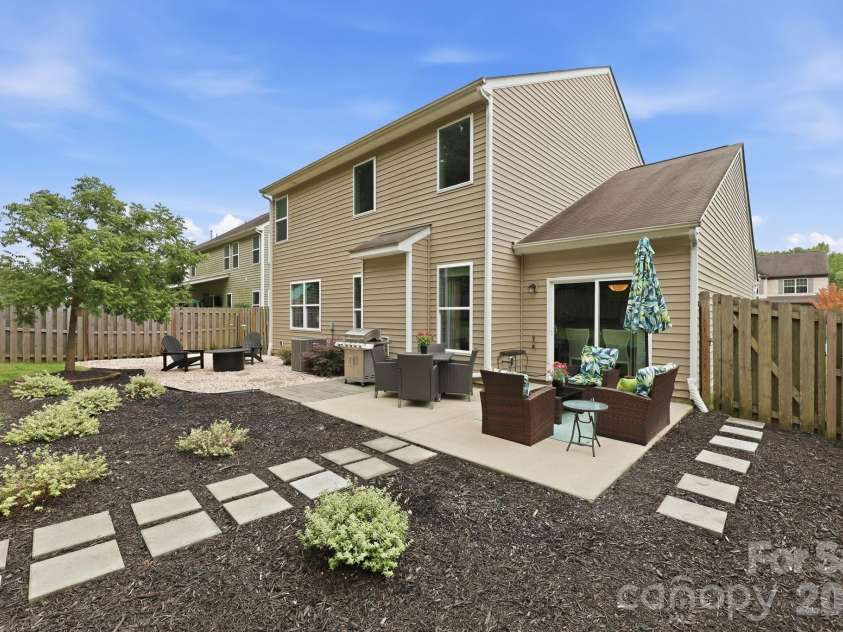 608 Augustus Lane, Mount Holly, NC 28120.  MLS# CAR4410150, YatesRealty ID 42207. 
