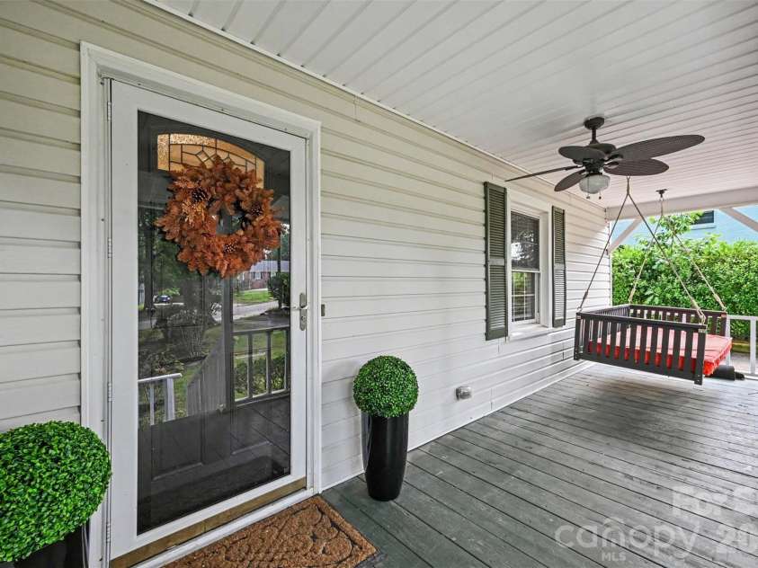 4242 Garvin Drive, Charlotte, NC 28269.  MLS# CAR4411479, YatesRealty ID 42208. 