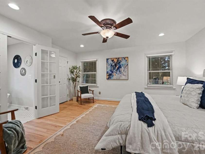 4242 Garvin Drive, Charlotte, NC 28269.  MLS# CAR4411479, YatesRealty ID 42208. 