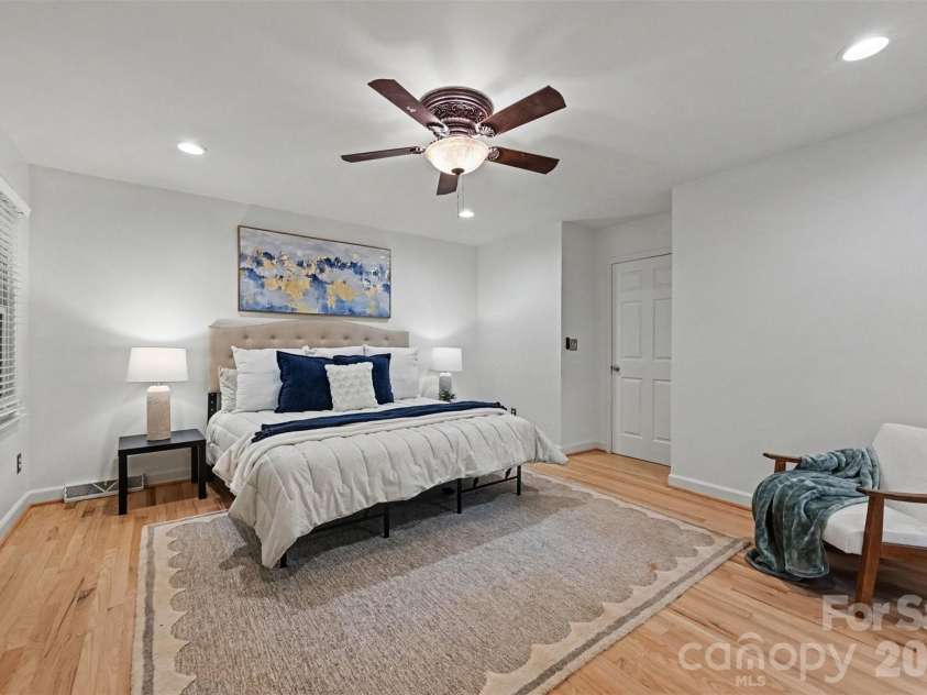 4242 Garvin Drive, Charlotte, NC 28269.  MLS# CAR4411479, YatesRealty ID 42208. 