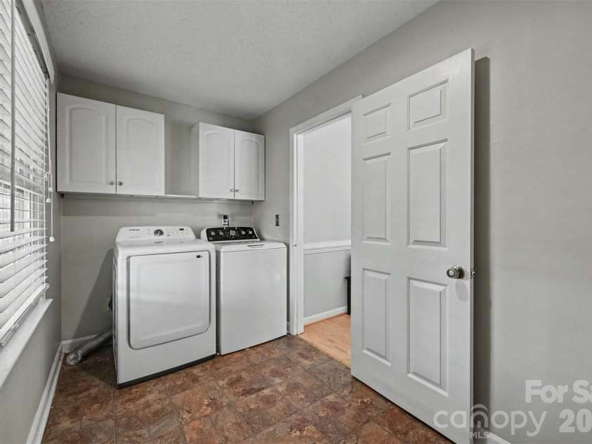 4242 Garvin Drive, Charlotte, NC 28269.  MLS# CAR4411479, YatesRealty ID 42208. 