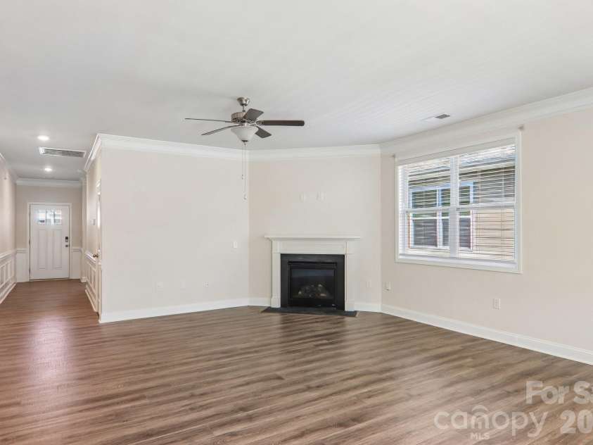 505 Fox Cove Road, Hendersonville, NC 28792.  MLS# CAR4405060, YatesRealty ID 42209. 