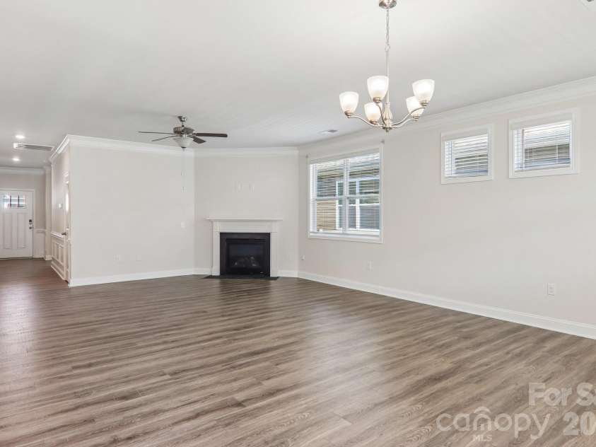 505 Fox Cove Road, Hendersonville, NC 28792.  MLS# CAR4405060, YatesRealty ID 42209. 