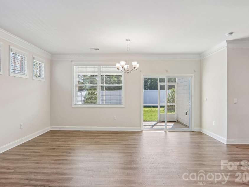 505 Fox Cove Road, Hendersonville, NC 28792.  MLS# CAR4405060, YatesRealty ID 42209. 