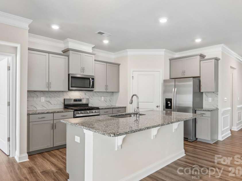 505 Fox Cove Road, Hendersonville, NC 28792.  MLS# CAR4405060, YatesRealty ID 42209. 