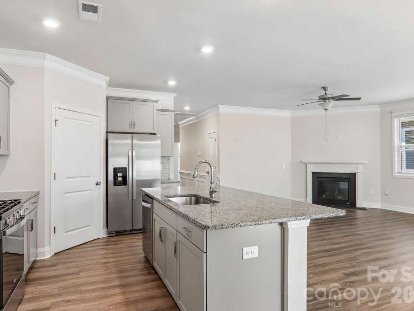 505 Fox Cove Road, Hendersonville, NC 28792.  MLS# CAR4405060, YatesRealty ID 42209. 