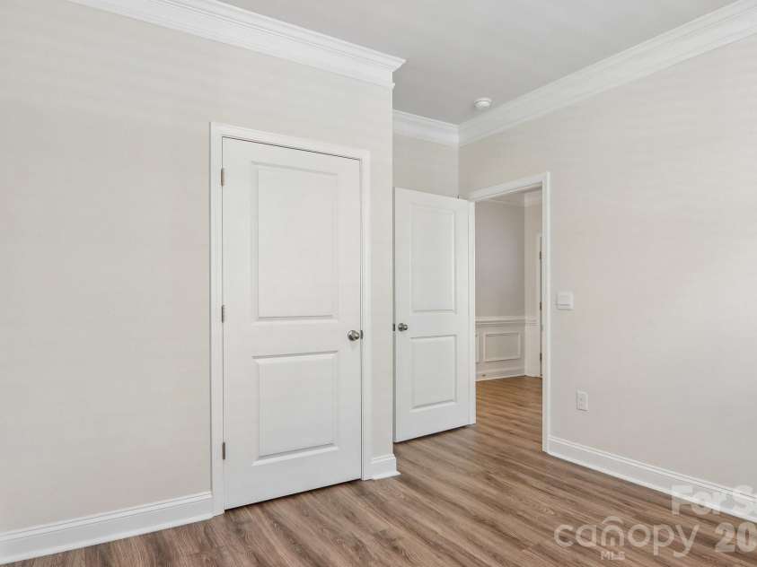 505 Fox Cove Road, Hendersonville, NC 28792.  MLS# CAR4405060, YatesRealty ID 42209. 