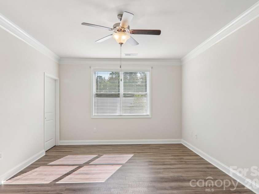 505 Fox Cove Road, Hendersonville, NC 28792.  MLS# CAR4405060, YatesRealty ID 42209. 