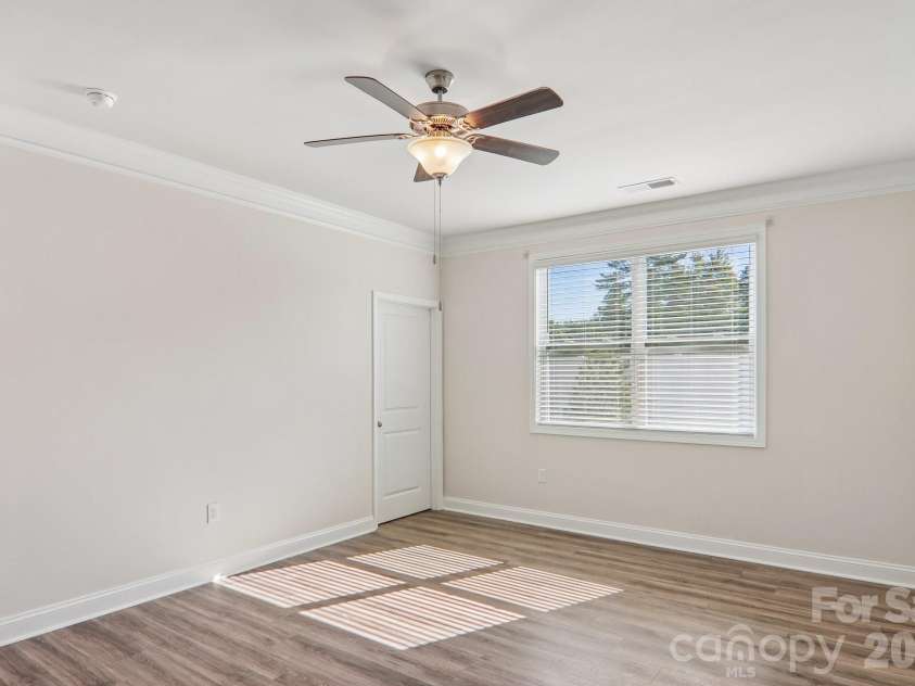 505 Fox Cove Road, Hendersonville, NC 28792.  MLS# CAR4405060, YatesRealty ID 42209. 