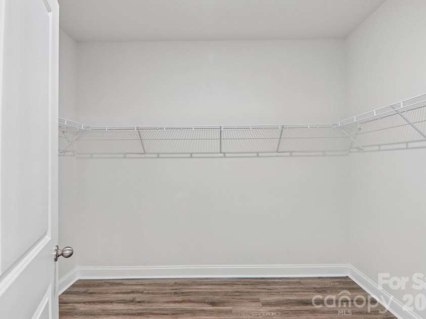 505 Fox Cove Road, Hendersonville, NC 28792.  MLS# CAR4405060, YatesRealty ID 42209. 