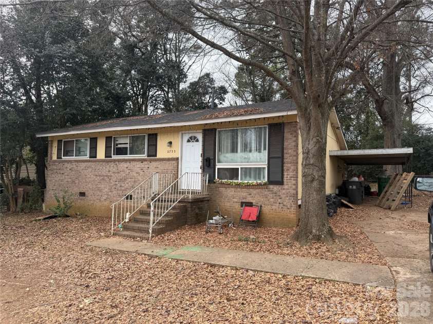 2732 Alleghany Street, Charlotte, NC 28208.  MLS# CAR4343458, YatesRealty ID 4221. 