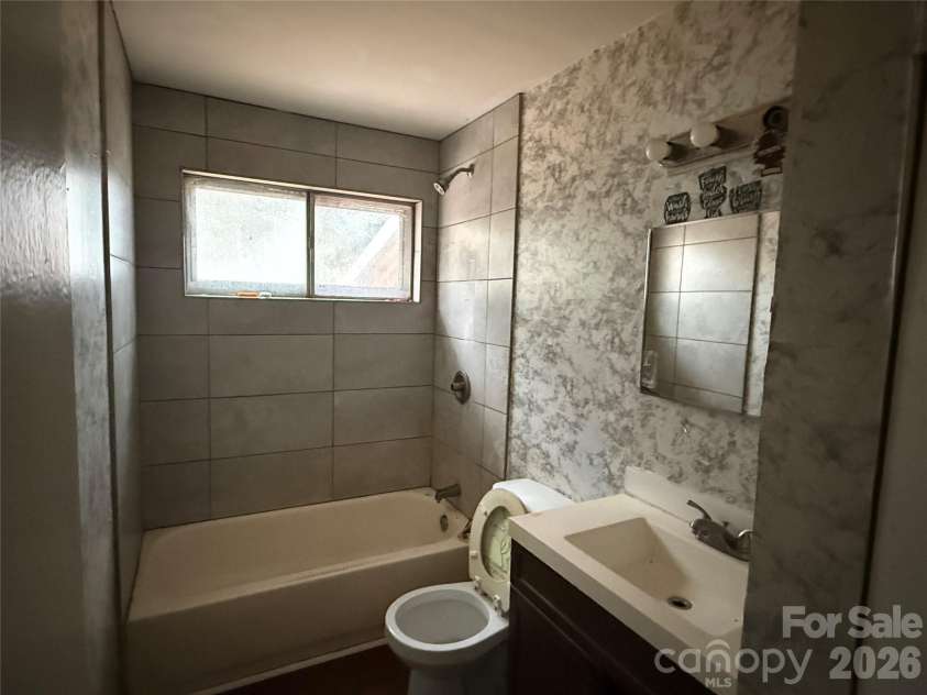 2732 Alleghany Street, Charlotte, NC 28208.  MLS# CAR4343458, YatesRealty ID 4221. 