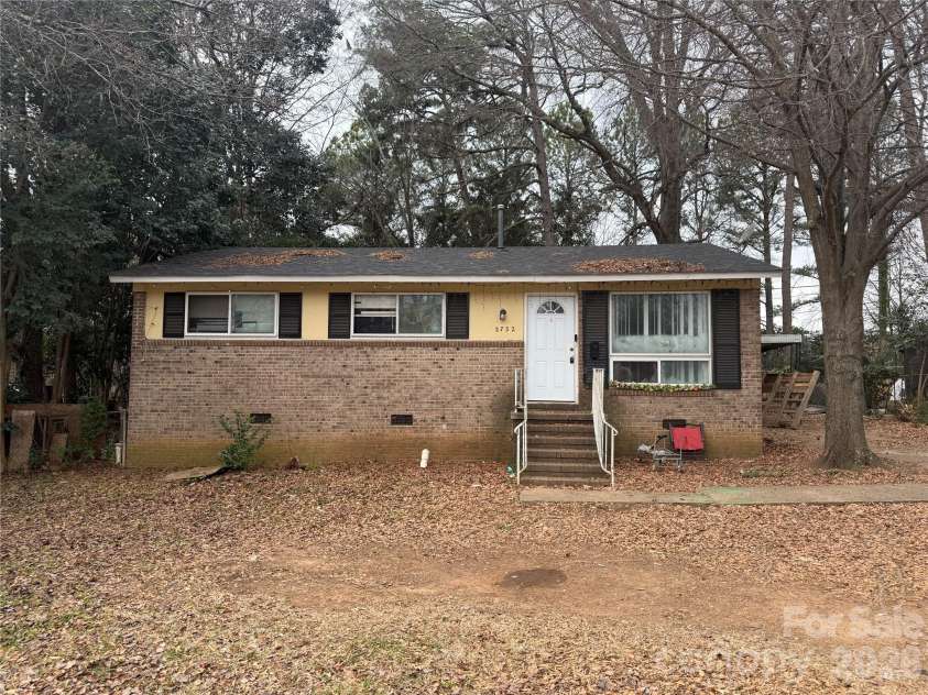 2732 Alleghany Street, Charlotte, NC 28208.  MLS# CAR4343458, YatesRealty ID 4221. 
