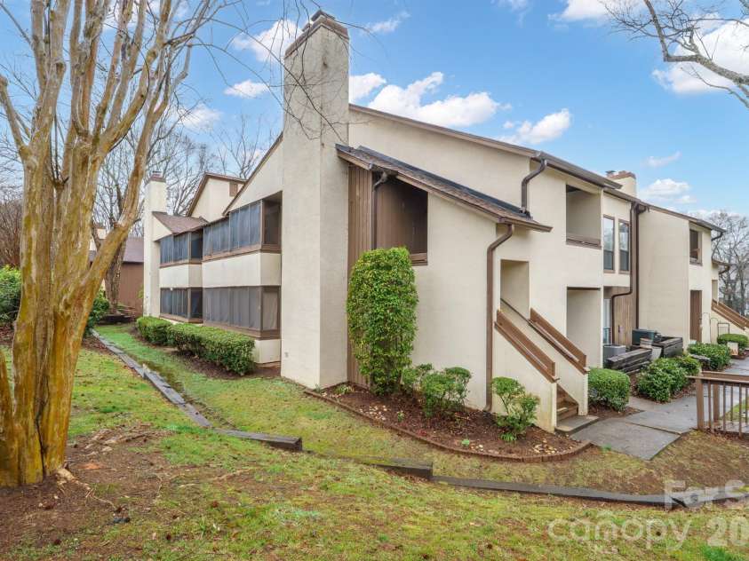 7331 Winery Lane, Charlotte, NC 28227.  MLS# CAR4345959, YatesRealty ID 4221. 