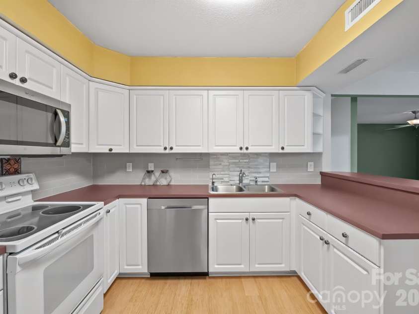 7331 Winery Lane, Charlotte, NC 28227.  MLS# CAR4345959, YatesRealty ID 4221. 