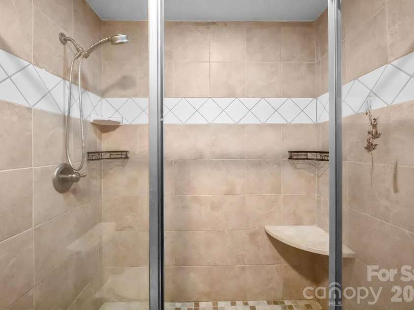 7331 Winery Lane, Charlotte, NC 28227.  MLS# CAR4345959, YatesRealty ID 4221. 